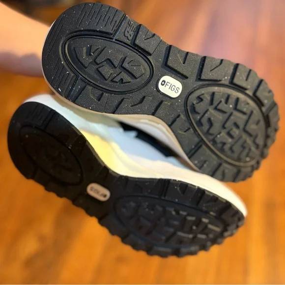 NEW in box FIGS NEW BALANCE 3447 shoes 
Men 4 Woman 5.5 - Picture 4 of 10